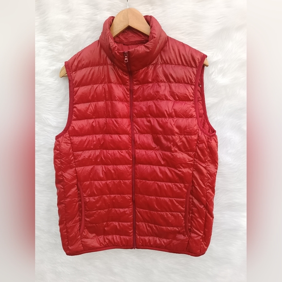 Uniqlo Puffer Vest - Picture 3 of 10